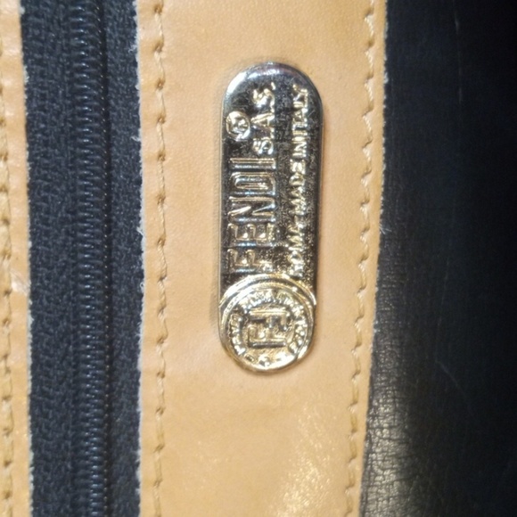 VINTAGE FENDI PENGUIN STRIPED TOTE BAG - Picture 16 of 17